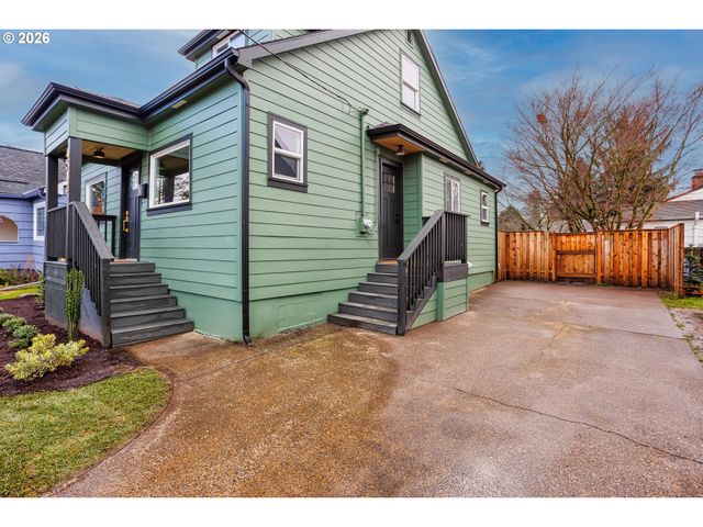 4512 Se CLINTON St Se, Portland, OR 97206