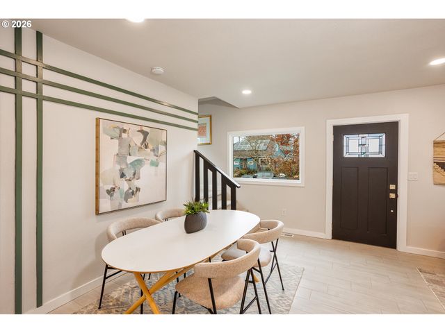 4512 Se CLINTON St Se, Portland, OR 97206