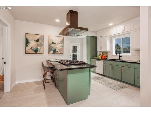 4512 Se CLINTON St Se, Portland, OR 97206