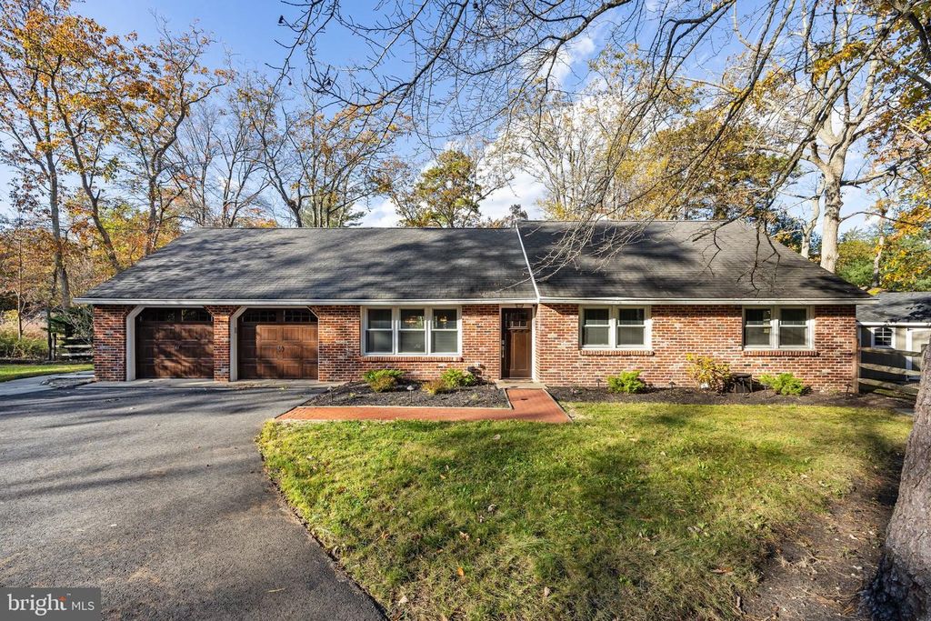 155 TUCKERTON, Medford Lakes, NJ 08055