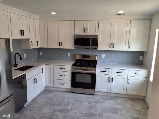 14874 EMBERDALE DR, Woodbridge, VA 22193