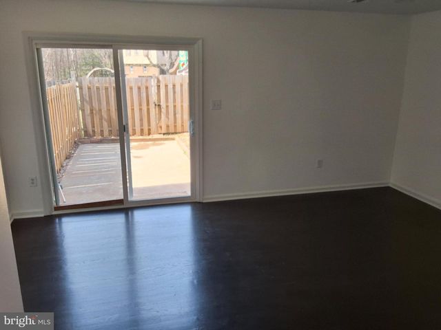 14874 EMBERDALE DR, Woodbridge, VA 22193