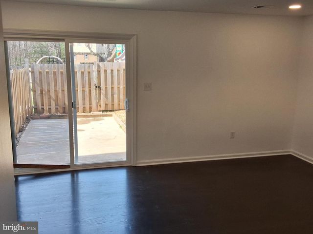 14874 EMBERDALE DR, Woodbridge, VA 22193