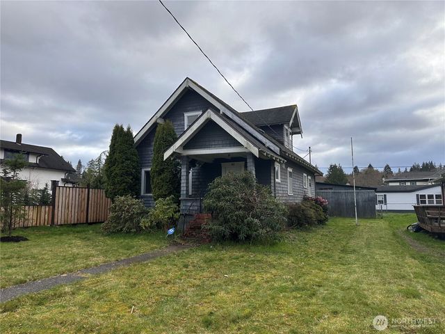 1112 4th Street, Cosmopolis, WA 98537