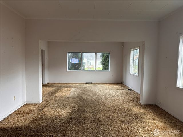 1112 4th Street, Cosmopolis, WA 98537