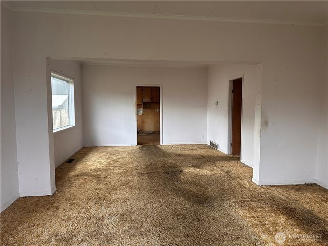 1112 4th Street, Cosmopolis, WA 98537