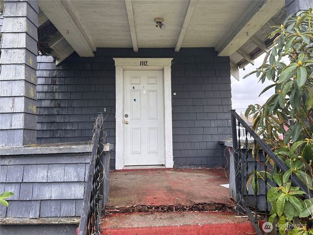 1112 4th Street, Cosmopolis, WA 98537