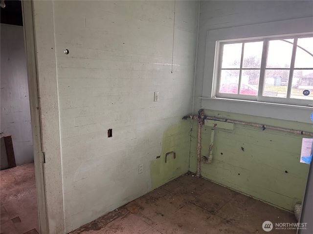 1112 4th Street, Cosmopolis, WA 98537