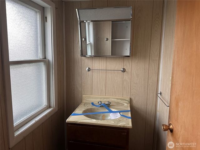 1112 4th Street, Cosmopolis, WA 98537