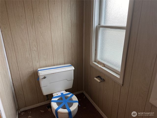 1112 4th Street, Cosmopolis, WA 98537