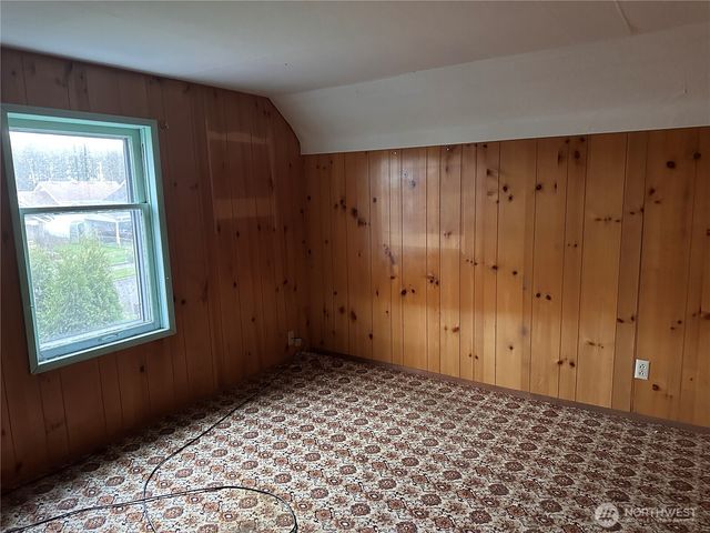 1112 4th Street, Cosmopolis, WA 98537