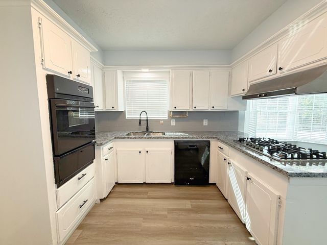 504 River Bend Drive, Baytown, TX 77521