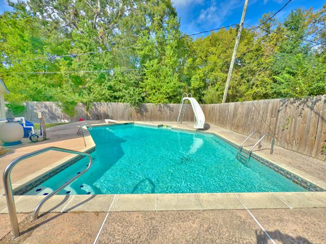 504 River Bend Drive, Baytown, TX 77521