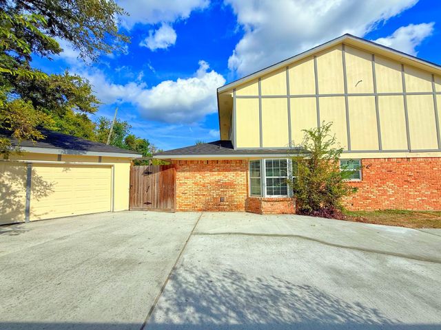 504 River Bend Drive, Baytown, TX 77521