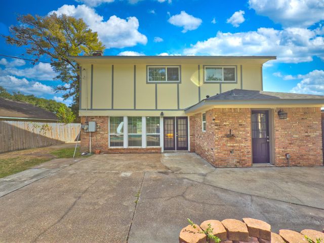 504 River Bend Drive, Baytown, TX 77521