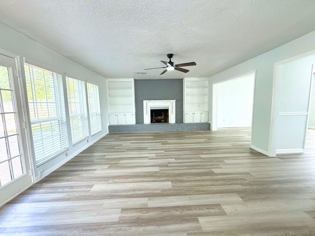 504 River Bend Drive, Baytown, TX 77521