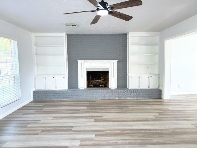 504 River Bend Drive, Baytown, TX 77521