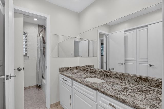 1820 Holly Oak Street, Arlington, TX 76012