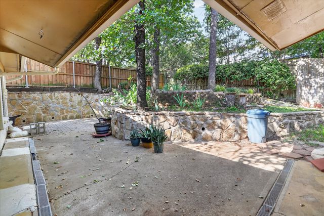 1820 Holly Oak Street, Arlington, TX 76012