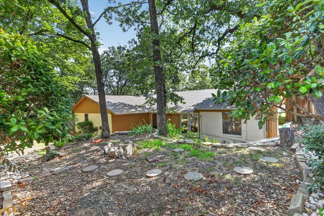 1820 Holly Oak Street, Arlington, TX 76012
