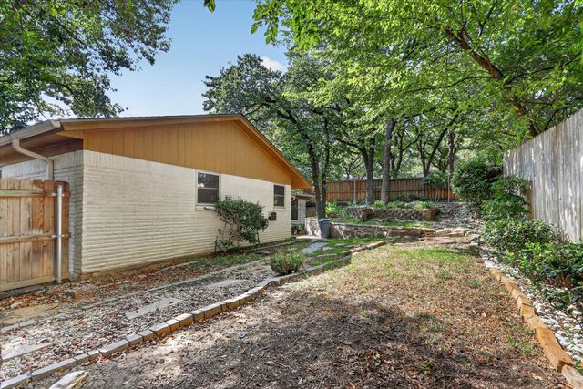 1820 Holly Oak Street, Arlington, TX 76012