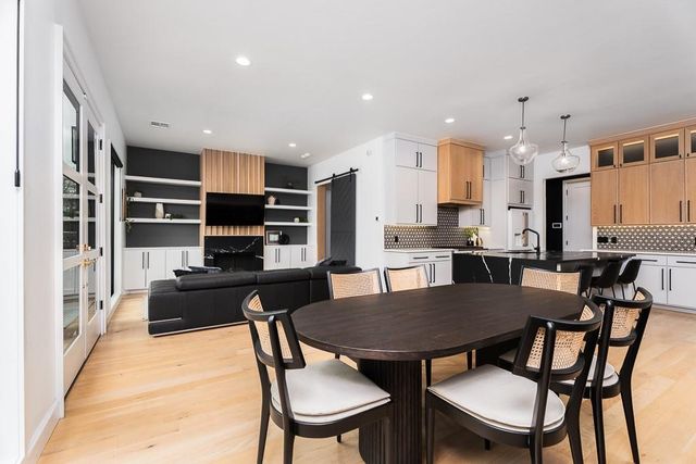 1127 NW 56th Street A, Oklahoma City, OK 73118