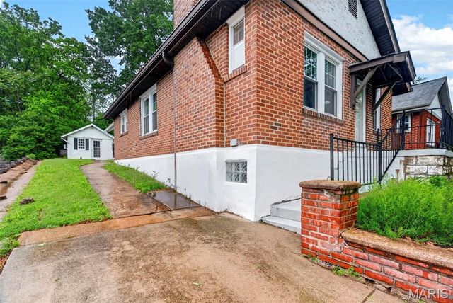 2655 Louis Avenue, St Louis, MO 63144