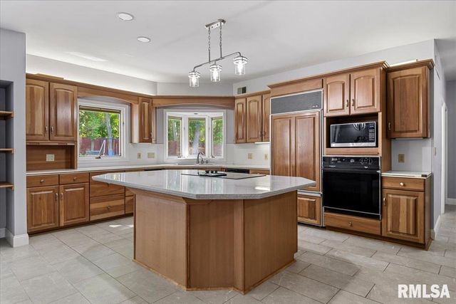 3016 W LAWRENCE Avenue, Springfield, IL 62704
