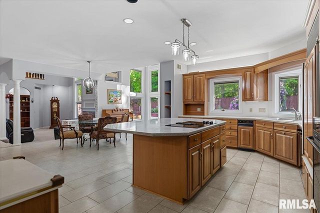 3016 W LAWRENCE Avenue, Springfield, IL 62704