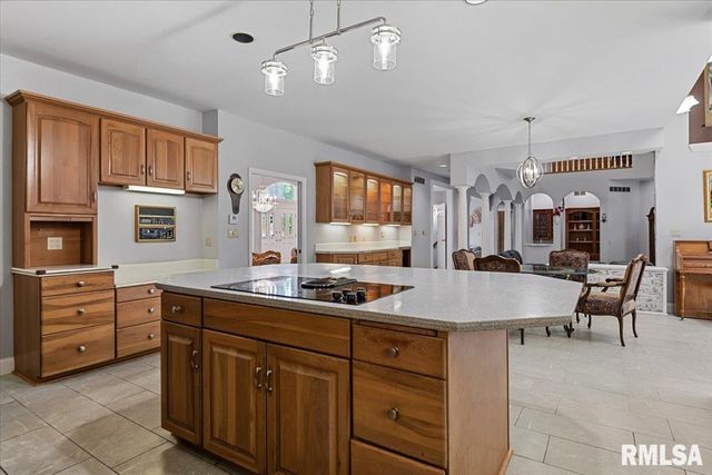 3016 W LAWRENCE Avenue, Springfield, IL 62704