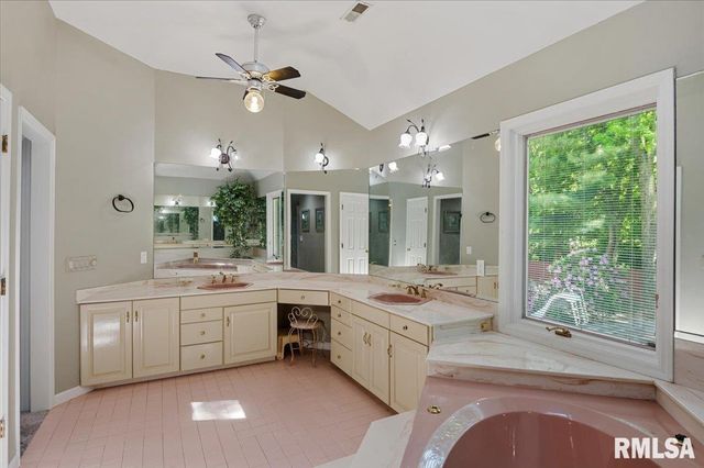 3016 W LAWRENCE Avenue, Springfield, IL 62704