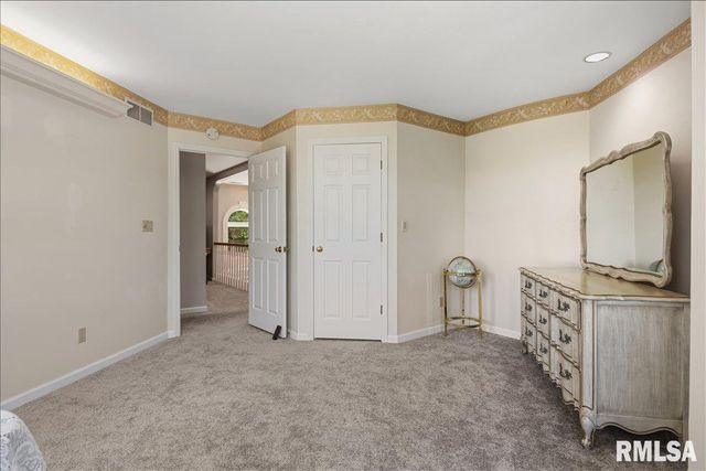 3016 W LAWRENCE Avenue, Springfield, IL 62704