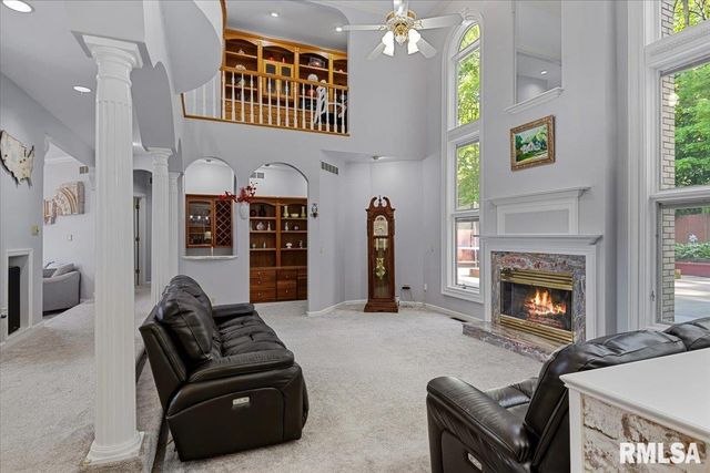 3016 W LAWRENCE Avenue, Springfield, IL 62704