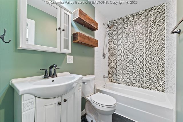 1540 Ravinia Road, Charleston, WV 25314