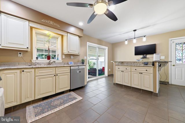 734 ESSEX AVE, Baltimore, MD 21221