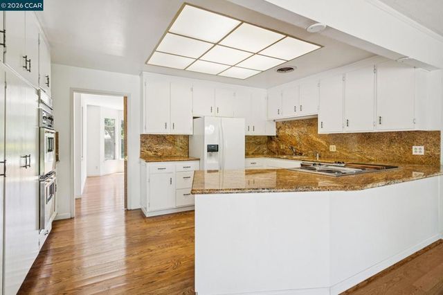 304 Willoughby Court, Lafayette, CA 94549