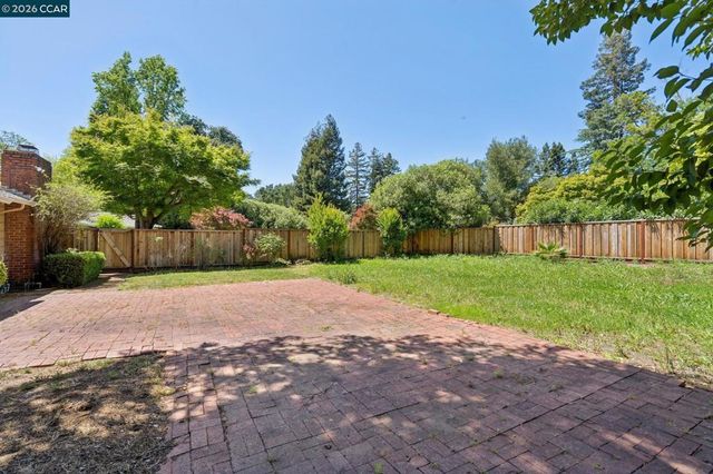 304 Willoughby Court, Lafayette, CA 94549