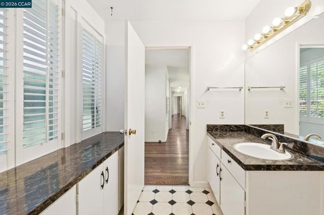 304 Willoughby Court, Lafayette, CA 94549