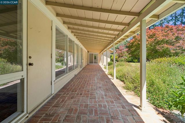 304 Willoughby Court, Lafayette, CA 94549