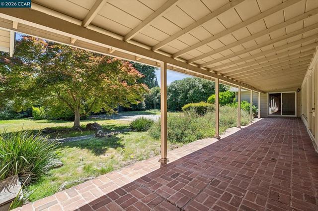 304 Willoughby Court, Lafayette, CA 94549