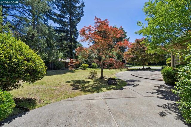 304 Willoughby Court, Lafayette, CA 94549