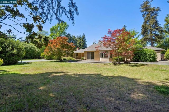 304 Willoughby Court, Lafayette, CA 94549