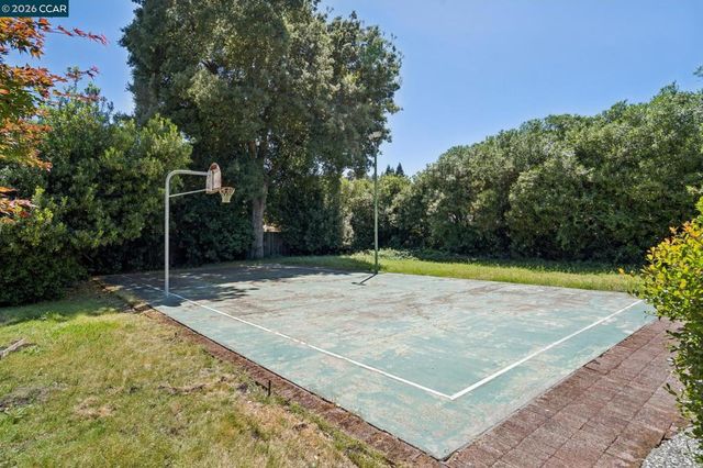 304 Willoughby Court, Lafayette, CA 94549