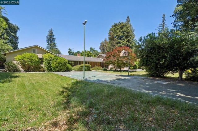 304 Willoughby Court, Lafayette, CA 94549