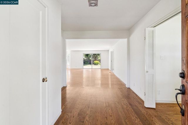 304 Willoughby Court, Lafayette, CA 94549