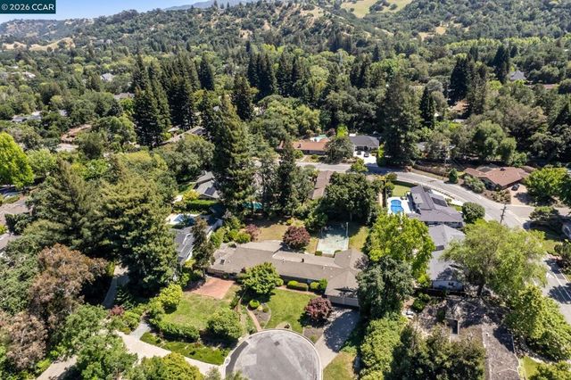 304 Willoughby Court, Lafayette, CA 94549