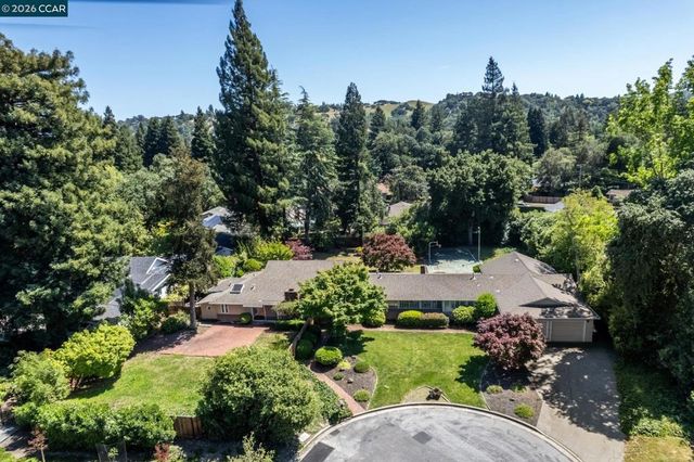 304 Willoughby Court, Lafayette, CA 94549