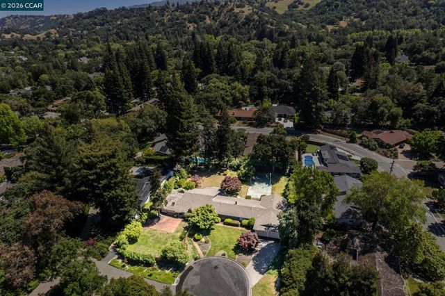 304 Willoughby Court, Lafayette, CA 94549