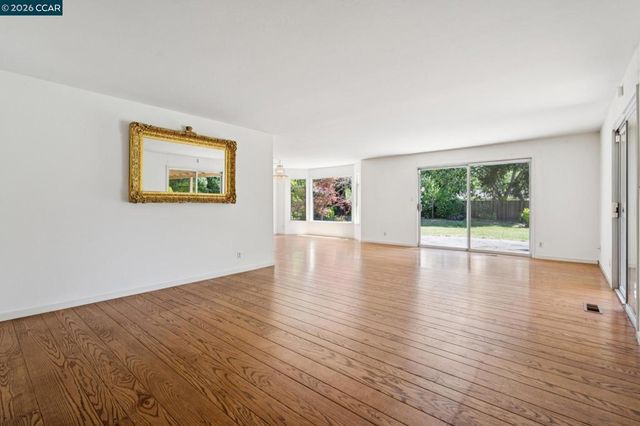 304 Willoughby Court, Lafayette, CA 94549