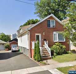 214 Columbus Place, Cliffside Park, NJ 07010